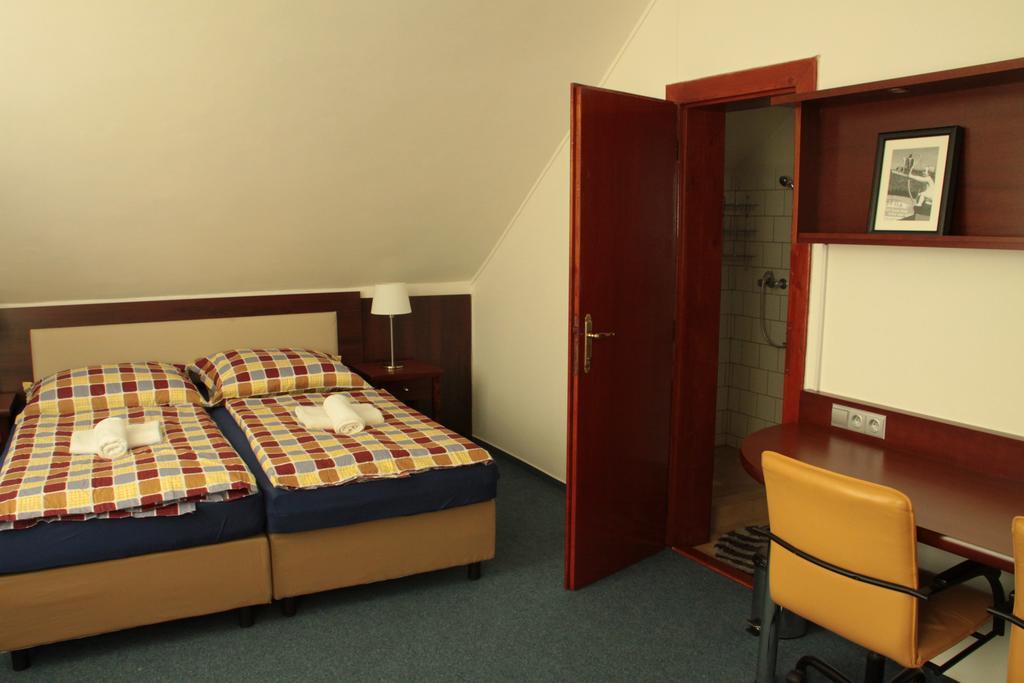 Pension & Restaurace Na Rychte Prague Room photo